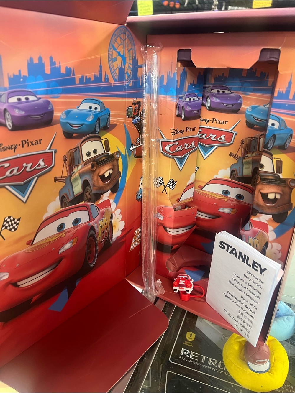 Stanley White Kids Travel Mug with Cars Characters - Picture 3 of 11